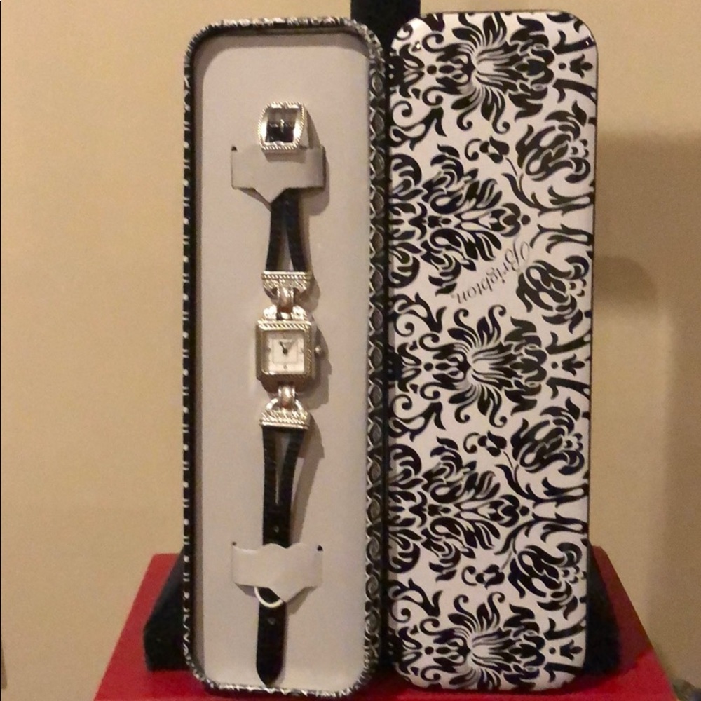 Watch - Picture 4 of 4